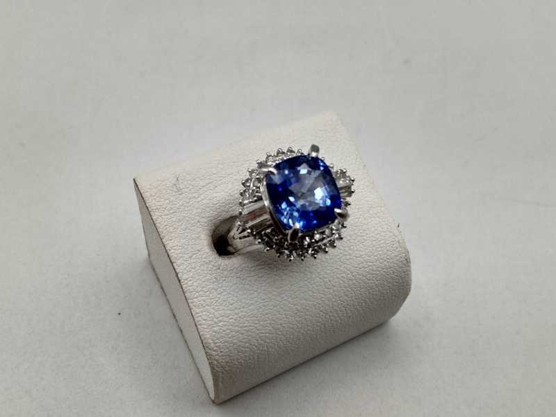 宝石買取　リング Pt900 サファイア5.20ct ダイヤ0.80ct 